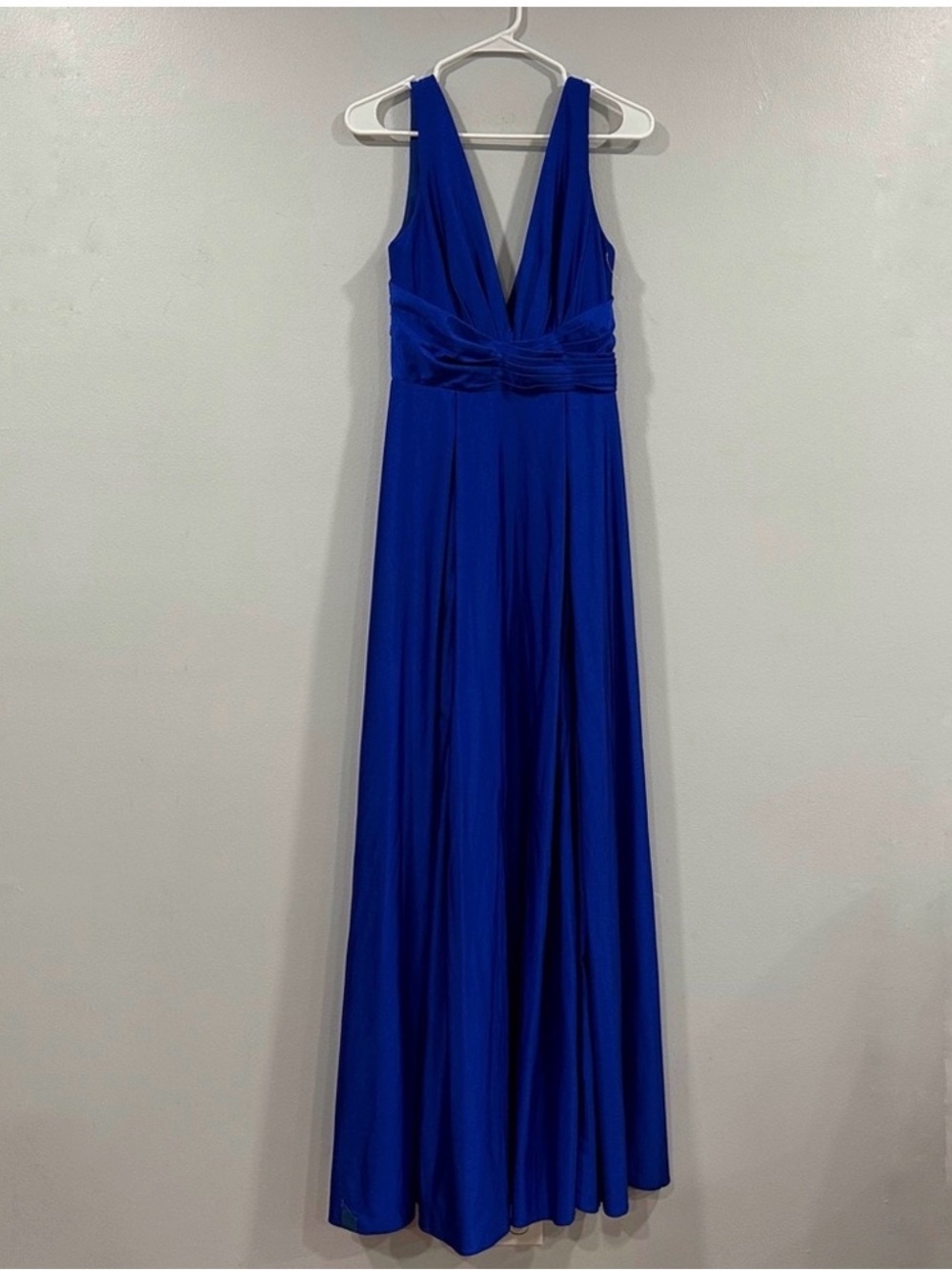 NWT Mac Duggal 26578 Jersey Plunge Neck Evening Gown in Royal Blue - Size 6 - Picture 4 of 8